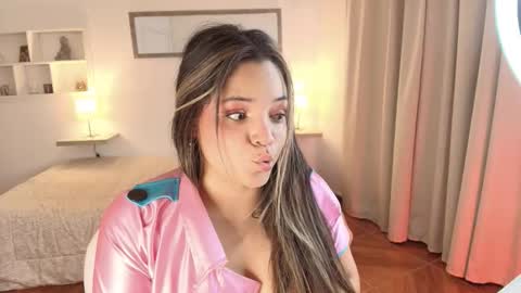 elli_snow online show from 12/14/25, 08:57