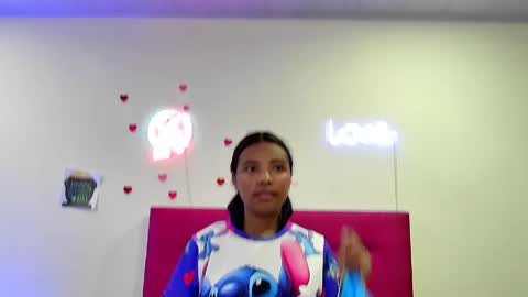 ellie_cute7 online show from 04/24/26, 07:16