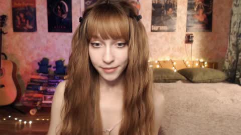 Snapshot of ellie_friendly chatting on 12/21/24, 03:25 ellie_friendly online show from 12/21/24, 03:25
