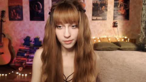 Snapshot of ellie_friendly chatting on 12/26/24, 12:14 ellie_friendly online show from 12/26/24, 12:14
