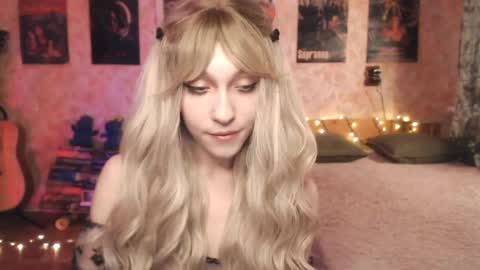 Snapshot of ellie_friendly chatting on 01/11/25, 12:33 ellie_friendly online show from 01/11/25, 12:33