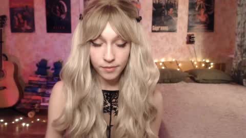 Snapshot of ellie_friendly chatting on 01/14/25, 01:49 ellie_friendly online show from 01/14/25, 01:49