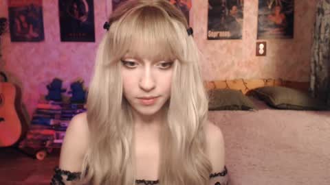 Snapshot of ellie_friendly chatting on 02/04/25, 12:11 ellie_friendly online show from 02/04/25, 12:11