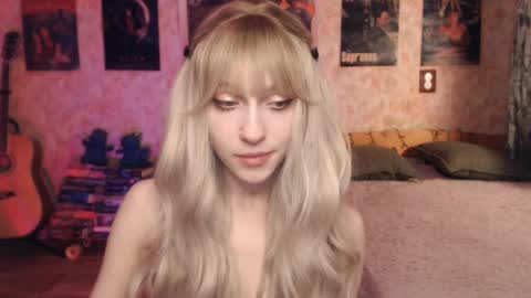 Snapshot of ellie_friendly chatting on 02/06/25, 11:26 ellie_friendly online show from 02/06/25, 11:26