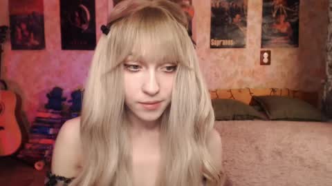 Snapshot of ellie_friendly chatting on 03/10/25, 12:07 ellie_friendly online show from 03/10/25, 12:07
