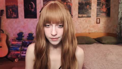 Snapshot of ellie_friendly chatting on 10/10/25, 11:26 ellie_friendly online show from 10/10/25, 11:26