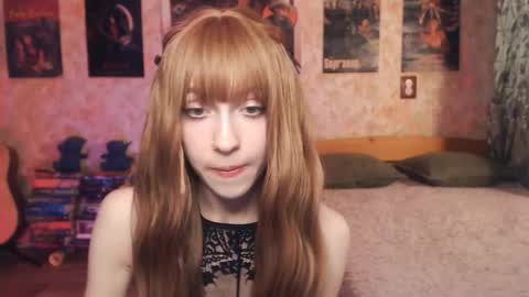 Snapshot of ellie_friendly chatting on 10/18/25, 01:52 ellie_friendly online show from 10/18/25, 01:52