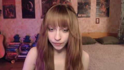 ellie_friendly online show from 04/05/26, 12:19