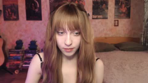 ellie_friendly online show from 04/15/26, 11:38