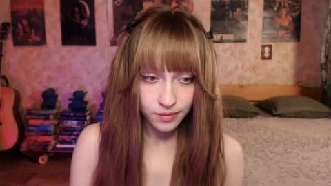 Snapshot of ellie_friendly chatting on 06/04/26, 12:27 ellie_friendly online show from 06/04/26, 12:27