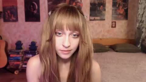 Snapshot of ellie_friendly chatting on 07/02/26, 12:32 ellie_friendly online show from 07/02/26, 12:32
