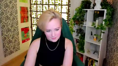 Ellie online show from 11/18/25, 08:41