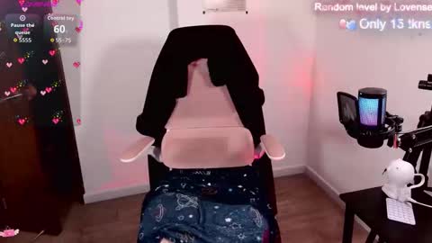 Ellie Jhonson  online show from 01/18/26, 01:53