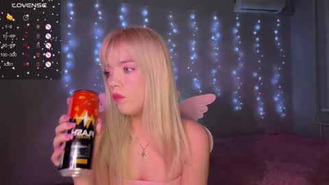 ellie online show from 12/02/25, 07:42