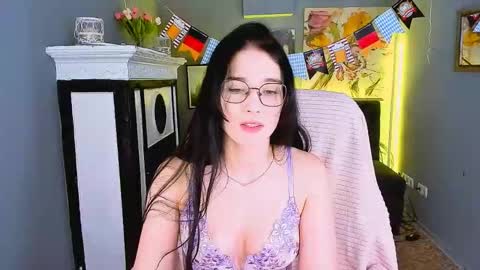 ellie_magic online show from 09/17/25, 11:56
