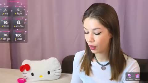 Snapshot of ellie_miller_ chatting on 10/07/25, 08:06 ellie online show from 10/07/25, 08:06