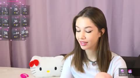 Snapshot of ellie_miller_ chatting on 10/13/25, 06:52 ellie online show from 10/13/25, 06:52