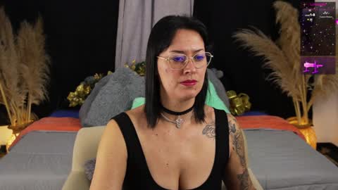 Snapshot of ellie_ramos chatting on 12/26/24, 12:27 Ellie Ramos online show from 12/26/24, 12:27