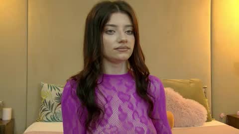 Snapshot of ellie_west chatting on 07/26/26, 05:04 EllieWest online show from 07/26/26, 05:04