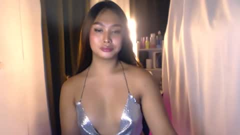 Snapshot of elliecummers chatting on 06/15/26, 04:53 ellie online show from 06/15/26, 04:53