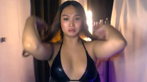 Snapshot of elliecummers chatting on 07/17/26, 03:13 ellie online show from 07/17/26, 03:13