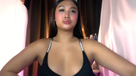 Snapshot of elliecummers chatting on 07/29/26, 06:17 ellie online show from 07/29/26, 06:17