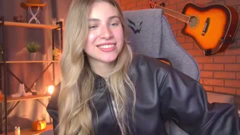 Snapshot of elliecutes chatting on 06/29/26, 10:15 elliecutes online show from 06/29/26, 10:15