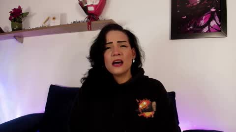 elliee1 online show from 12/18/25, 04:46