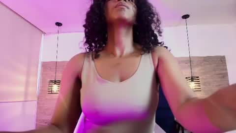 Snapshot of elliee_alves chatting on 07/10/26, 01:25 elliee_alves online show from 07/10/26, 01:25
