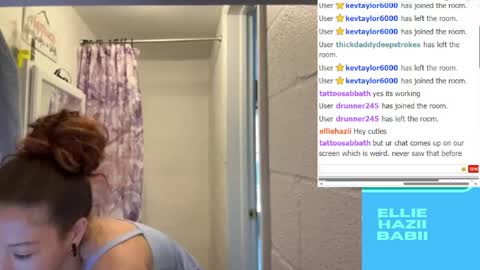 Snapshot of elliehazii chatting on 05/29/26, 08:29 Ellie Hazii online show from 05/29/26, 08:29