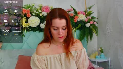 Snapshot of ellielarson chatting on 10/05/25, 05:11 EllieLarson online show from 10/05/25, 05:11