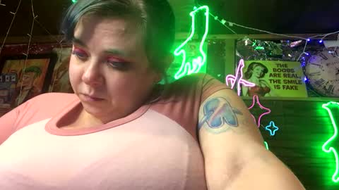 Ellie Louise online show from 01/18/25, 02:25