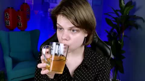 elliemurler online show from 10/08/25, 09:07