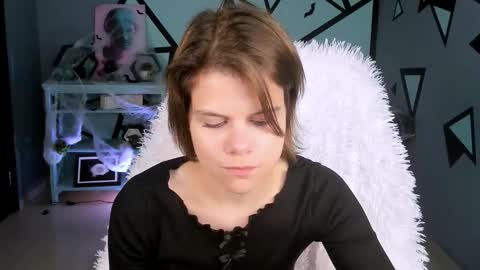 elliemurler online show from 10/18/25, 09:10