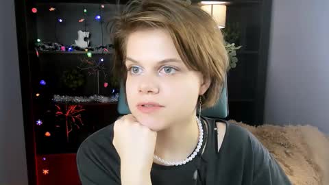 elliemurler online show from 12/19/25, 01:07