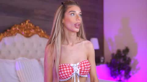 Ellie online show from 09/24/25, 06:39