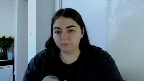 Snapshot of ellies_8 chatting on 04/24/26, 05:43 Ellie online show from 04/24/26, 05:43