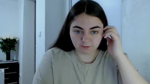 Snapshot of ellies_8 chatting on 04/25/26, 07:33 Ellie online show from 04/25/26, 07:33
