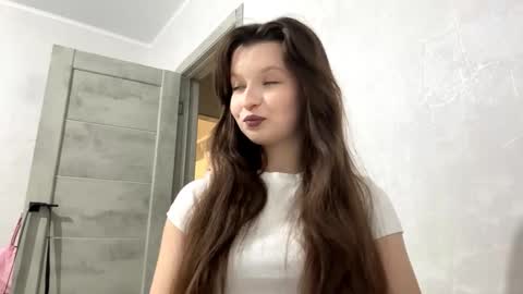 Snapshot of ellieschuffert chatting on 12/01/25, 12:32 Ellie online show from 12/01/25, 12:32