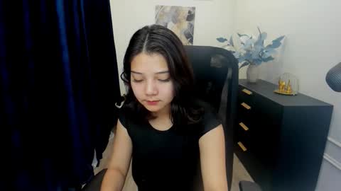 Snapshot of ellievensda chatting on 09/16/25, 07:48 ellievensda online show from 09/16/25, 07:48