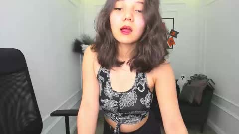 Snapshot of ellievensda chatting on 10/31/25, 05:41 ellievensda online show from 10/31/25, 05:41