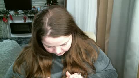 Snapshot of ellimol chatting on 02/26/25, 03:52 EliMoL online show from 02/26/25, 03:52