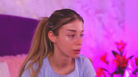 Snapshot of ellinanuria chatting on 02/24/26, 04:43 EllinaNuria online show from 02/24/26, 04:43