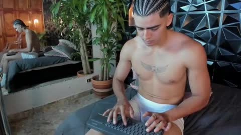 Elloit Colton online show from 11/12/25, 09:25