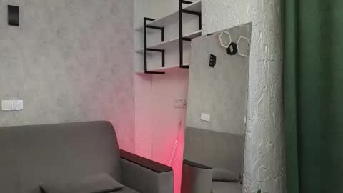 elliot_muscle04 online show from 11/25/25, 05:24