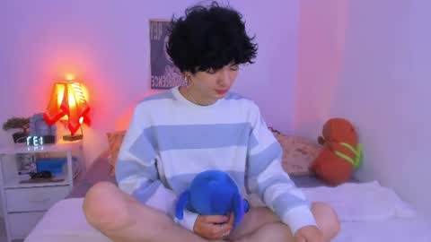 elliotvolkov online show from 06/19/26, 02:32