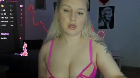 Snapshot of elly_blondy chatting on 05/03/26, 05:52 Elly online show from 05/03/26, 05:52