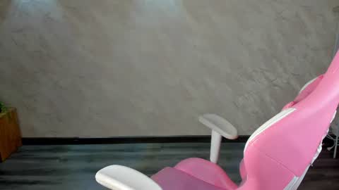 Snapshot of elly_bloomm chatting on 07/01/26, 01:24 Elly Bloomm online show from 07/01/26, 01:24
