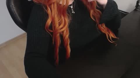 Elly online show from 11/26/25, 12:17