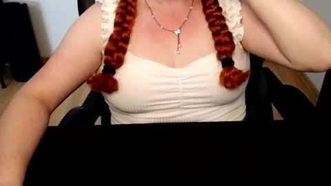 Elly online show from 06/16/26, 11:13
